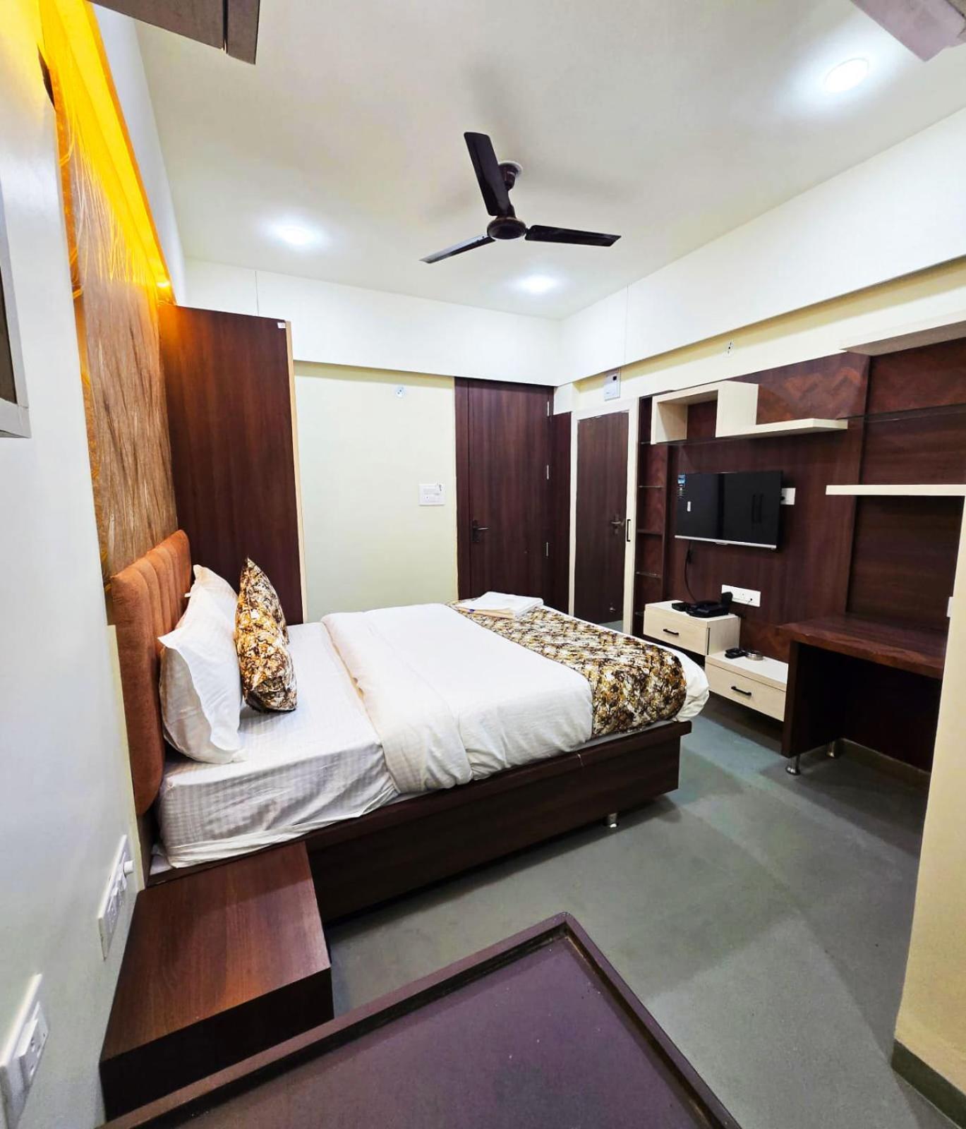 Hotel Nexus Indore Exterior photo